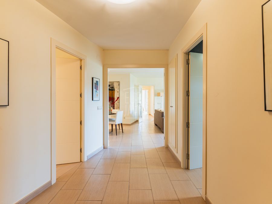 Apartment for sale in the centre of Jávea harbour with open views