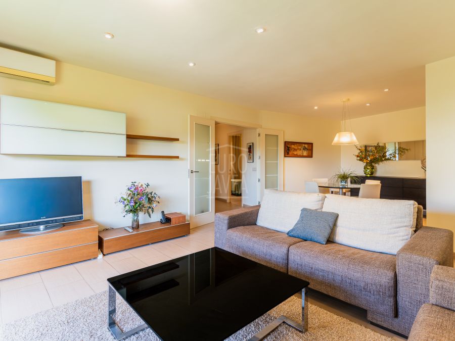 Apartment for sale in the centre of Jávea harbour with open views