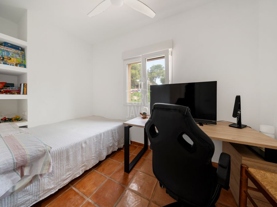 Exclusive Mediterranean-style villa in Granadella Natural Park area in Jávea, with sea views