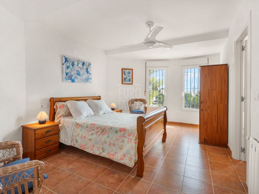 Exclusive Mediterranean-style villa in Granadella Natural Park area in Jávea, with sea views