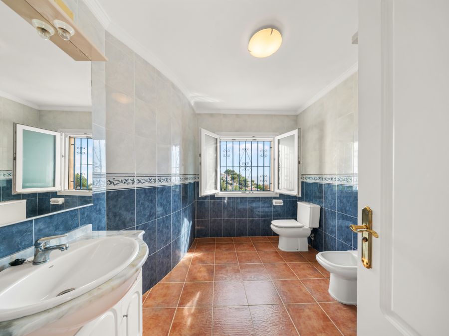 Exclusive Mediterranean-style villa in Granadella Natural Park area in Jávea, with sea views