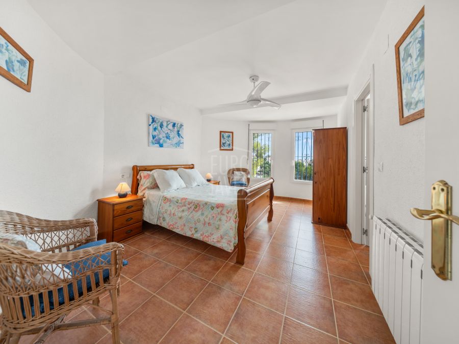 Exclusive Mediterranean-style villa in Granadella Natural Park area in Jávea, with sea views