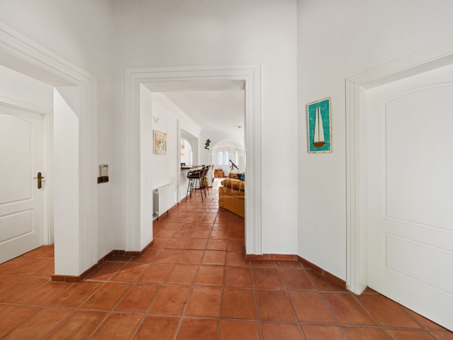 Exclusive Mediterranean-style villa in Granadella Natural Park area in Jávea, with sea views