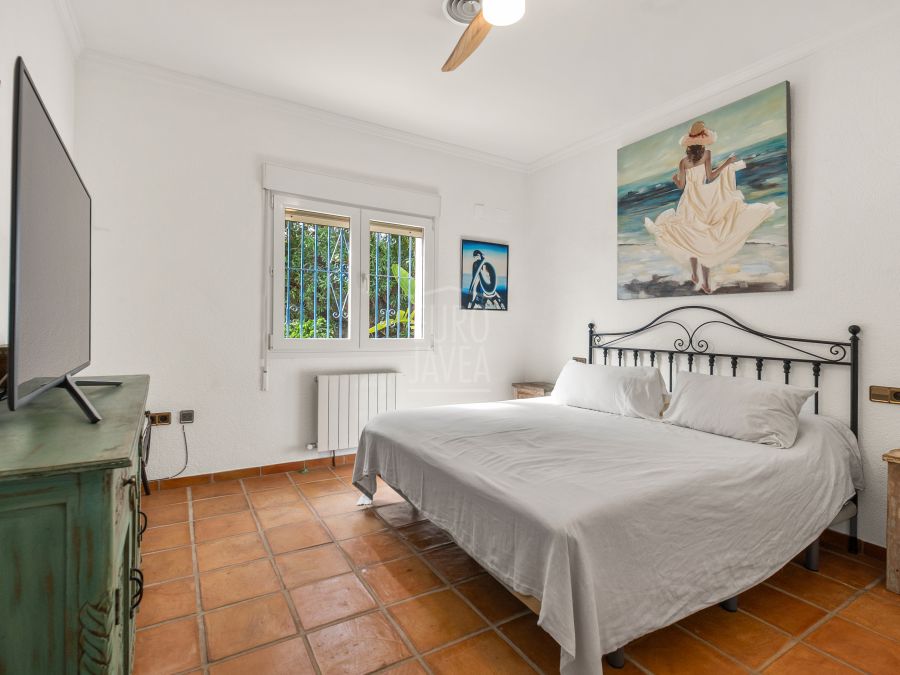 Exclusive Mediterranean-style villa in Granadella Natural Park area in Jávea, with sea views