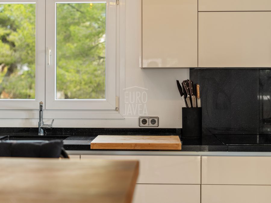 Exclusive Mediterranean-style villa in Granadella Natural Park area in Jávea, with sea views