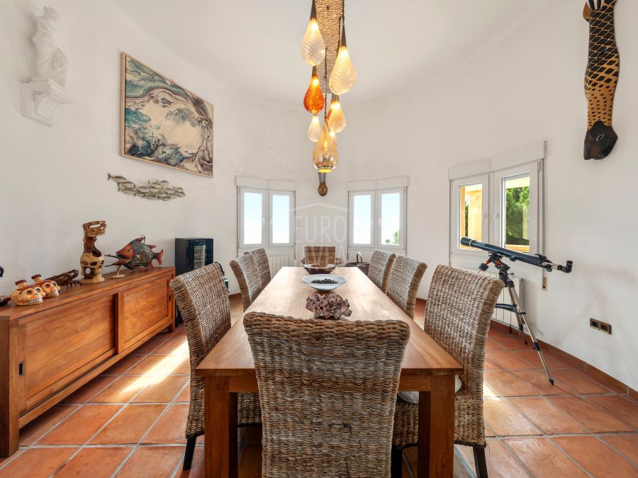 Exclusive Mediterranean-style villa in Granadella Natural Park area in Jávea, with sea views