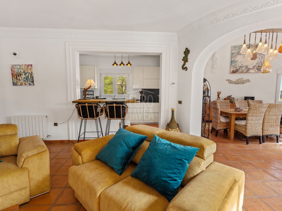 Exclusive Mediterranean-style villa in Granadella Natural Park area in Jávea, with sea views