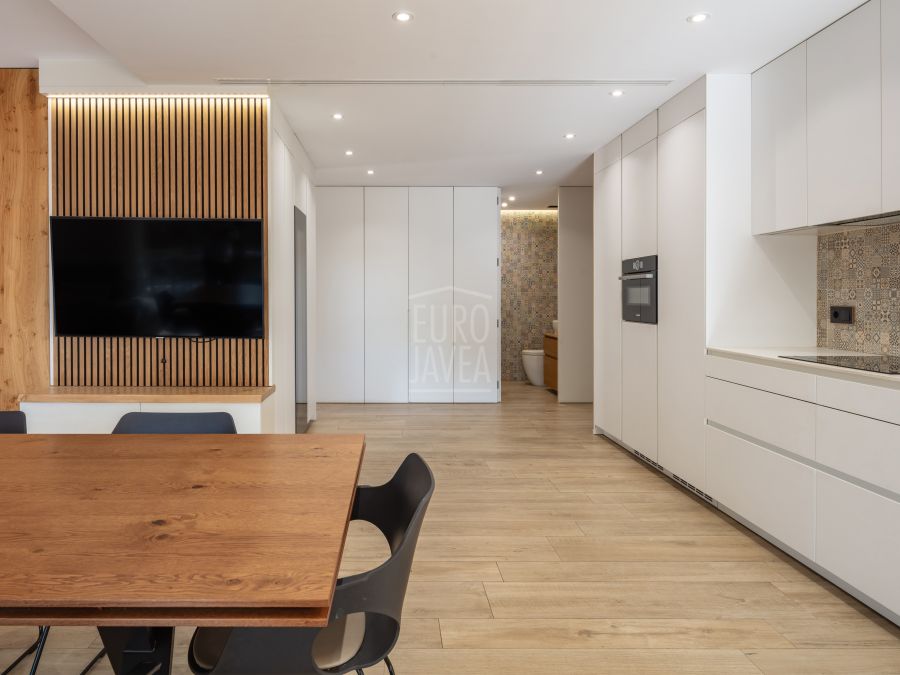 Spectaculair appartement te koop in het hart van de haven, volledig gerenoveerd.