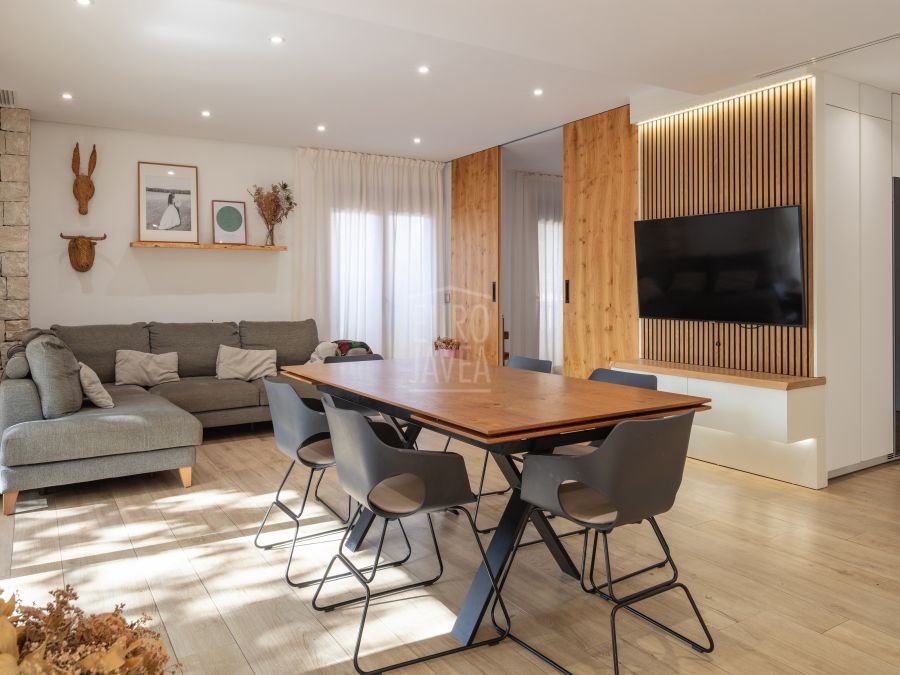 Spectaculair appartement te koop in het hart van de haven, volledig gerenoveerd.