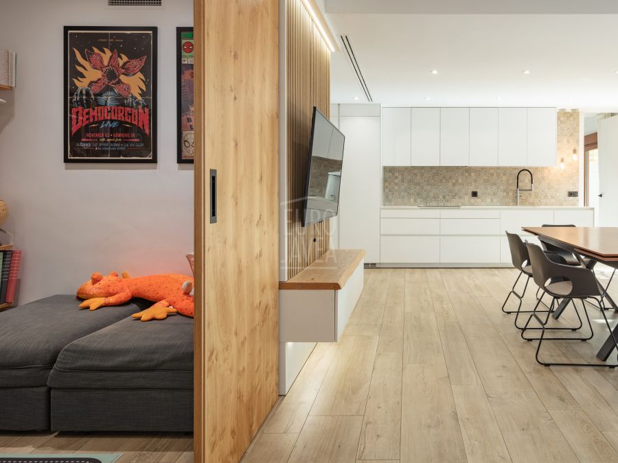 Spectaculair appartement te koop in het hart van de haven, volledig gerenoveerd.