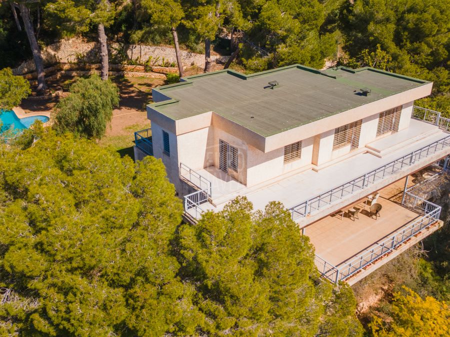 Exclusive property for sale in Cuesta San Antonio, boasting stunning sea views