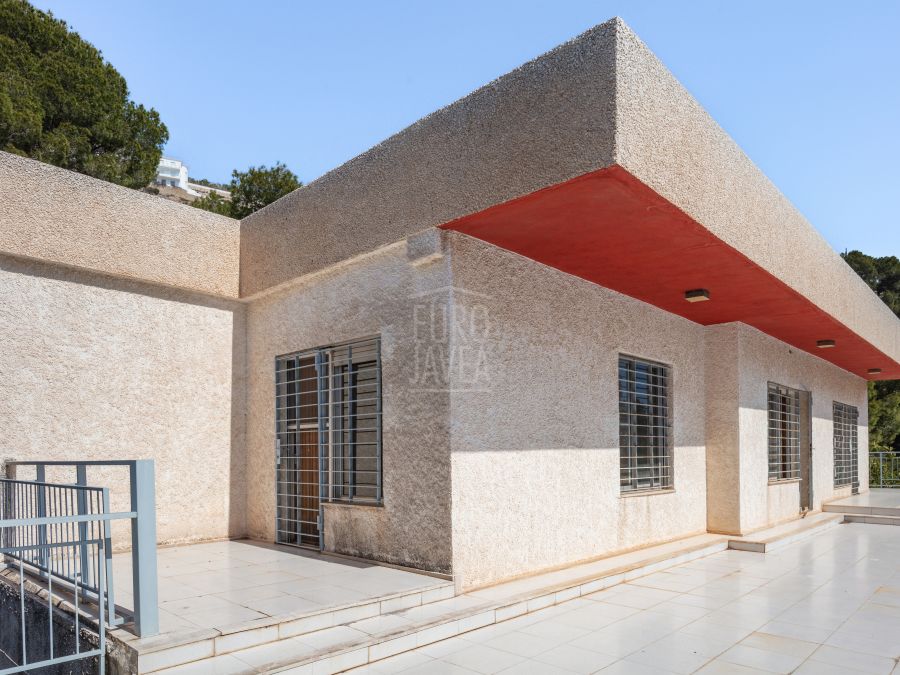 Exclusive property for sale in Cuesta San Antonio, boasting stunning sea views