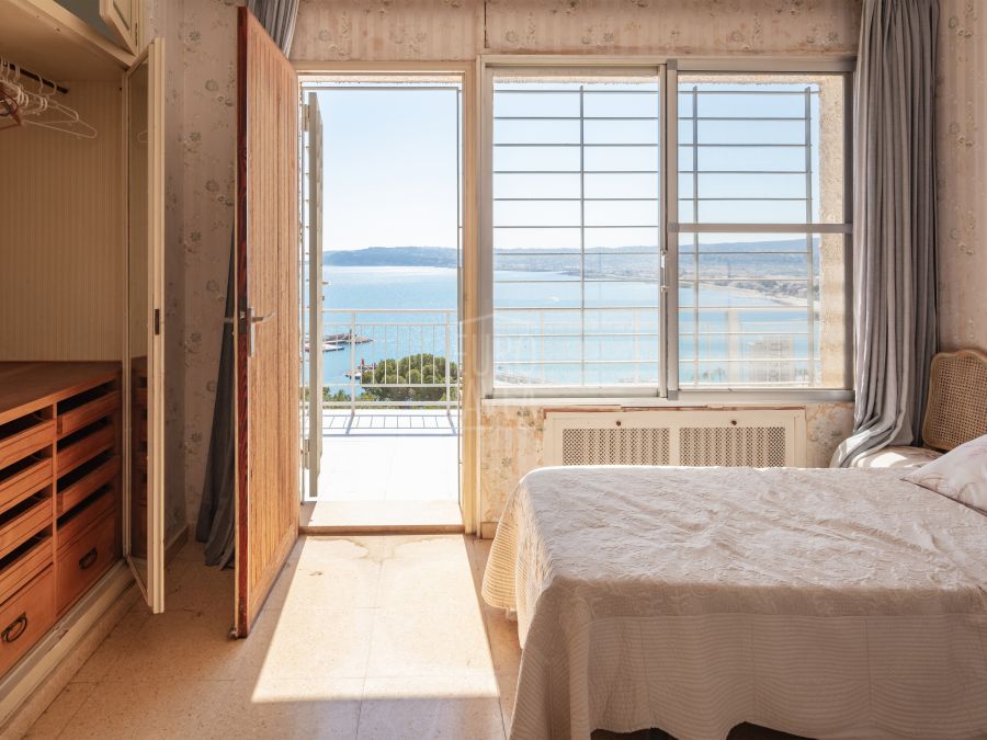 Exclusive property for sale in Cuesta San Antonio, boasting stunning sea views