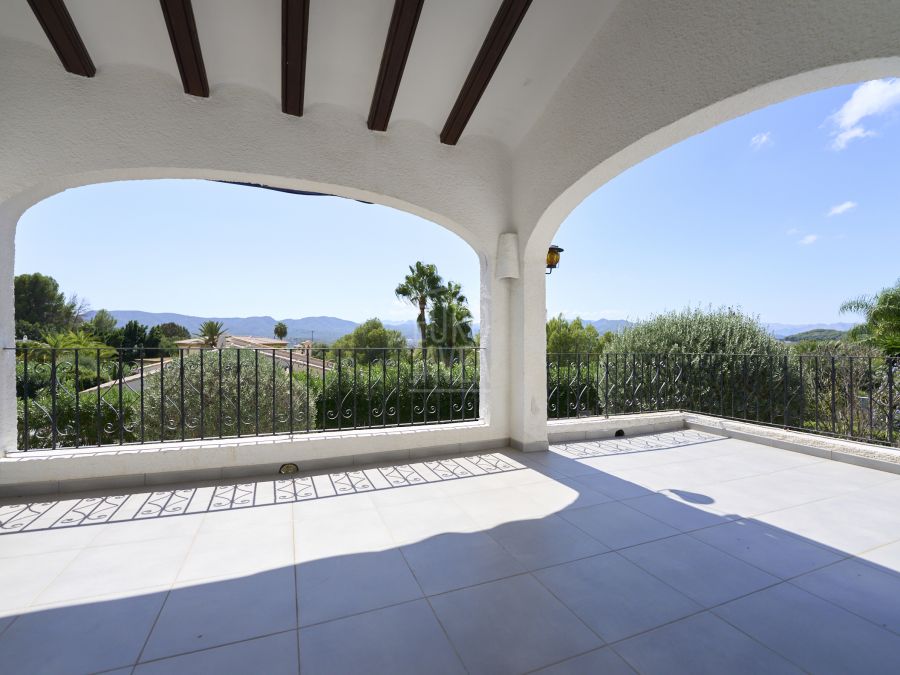 Villa Jimena - Charme villa om te renoveren in een rustige zone van de Montgó