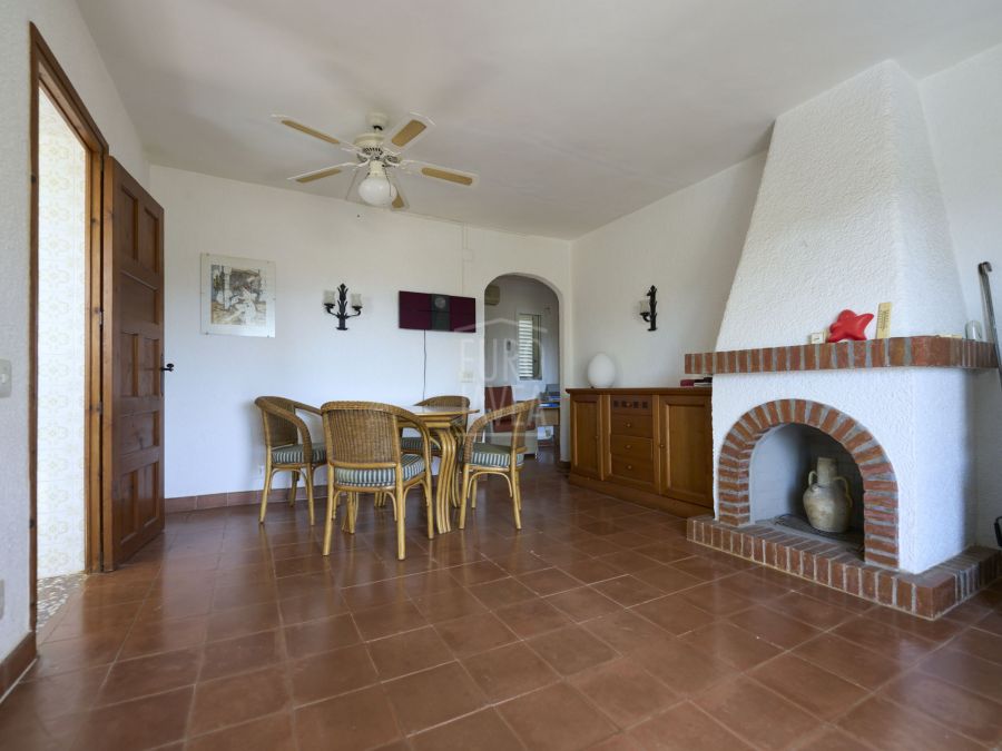 Villa Jimena - Charme villa om te renoveren in een rustige zone van de Montgó