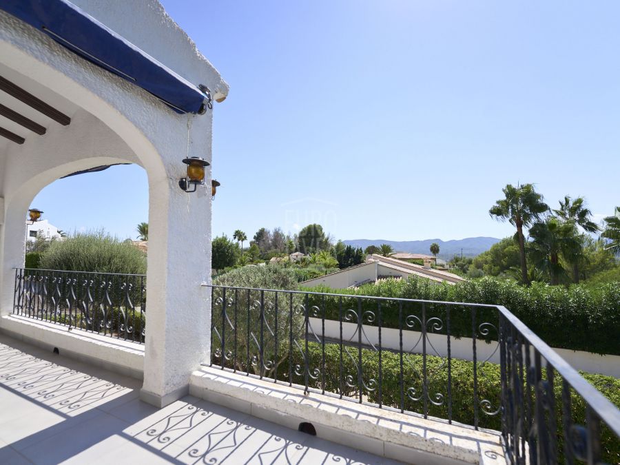 Villa Jimena - Charme villa om te renoveren in een rustige zone van de Montgó