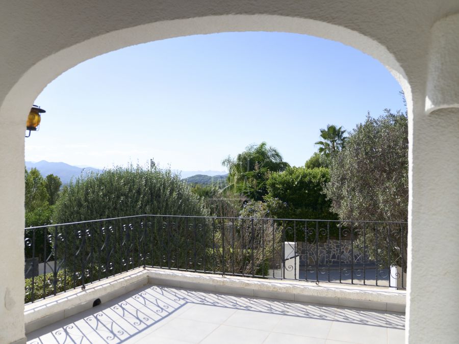 Villa Jimena - Charme villa om te renoveren in een rustige zone van de Montgó