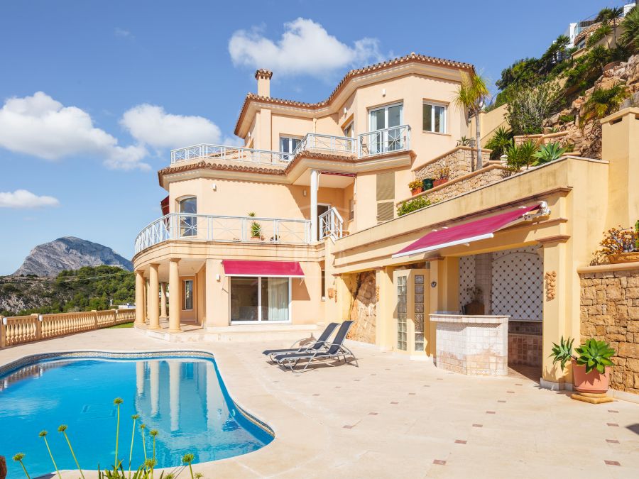 Villa in Cuesta San Antonio