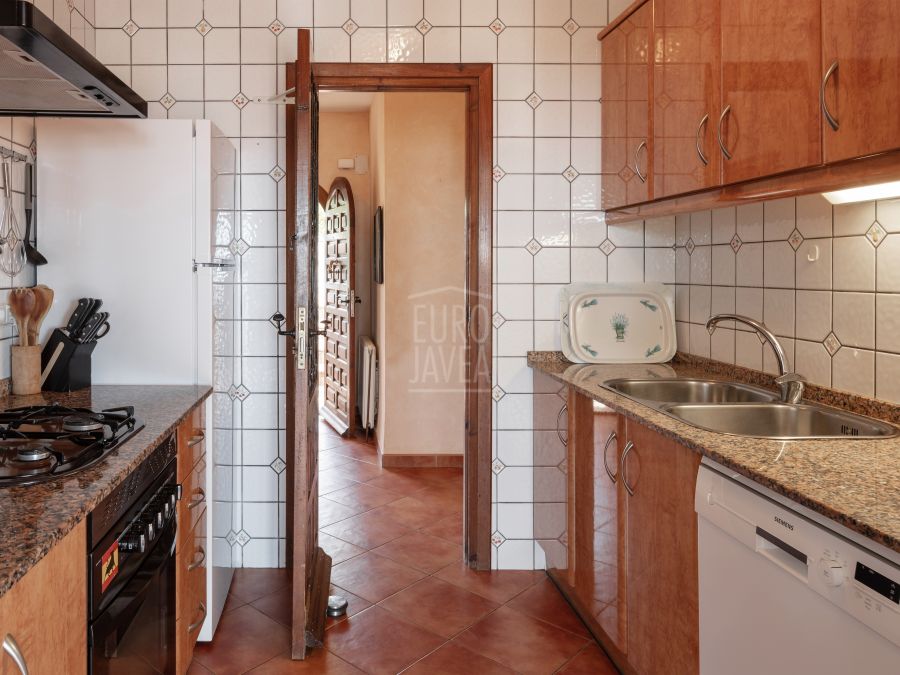 Exclusive Villa Lesca, a charming home in Balcón al Mar with spectacular sea views