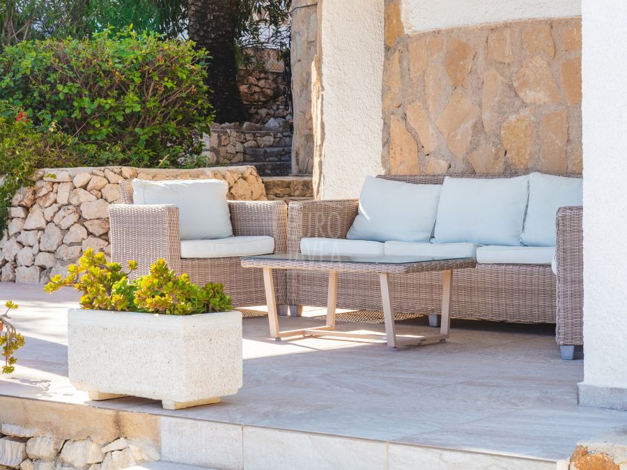 Exclusive Villa Lesca, a charming home in Balcón al Mar with spectacular sea views