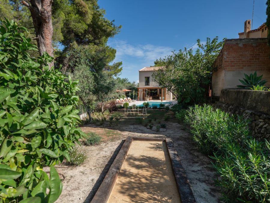 Casa Dos Granados en Cap Marti, un refugio Mediterráneo de lujo y encanto