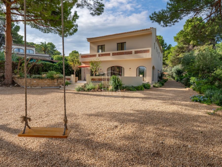 Casa Dos Granados en Cap Marti, un refugio Mediterráneo de lujo y encanto