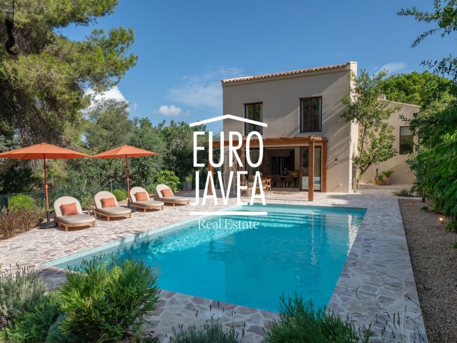 Casa Dos Granados en Cap Marti, un refugio Mediterráneo de lujo y encanto