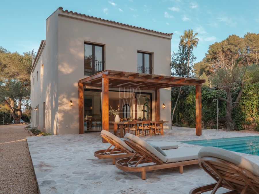 Casa Dos Granados in Cap Marti, a luxurious and charming Mediterranean retreat