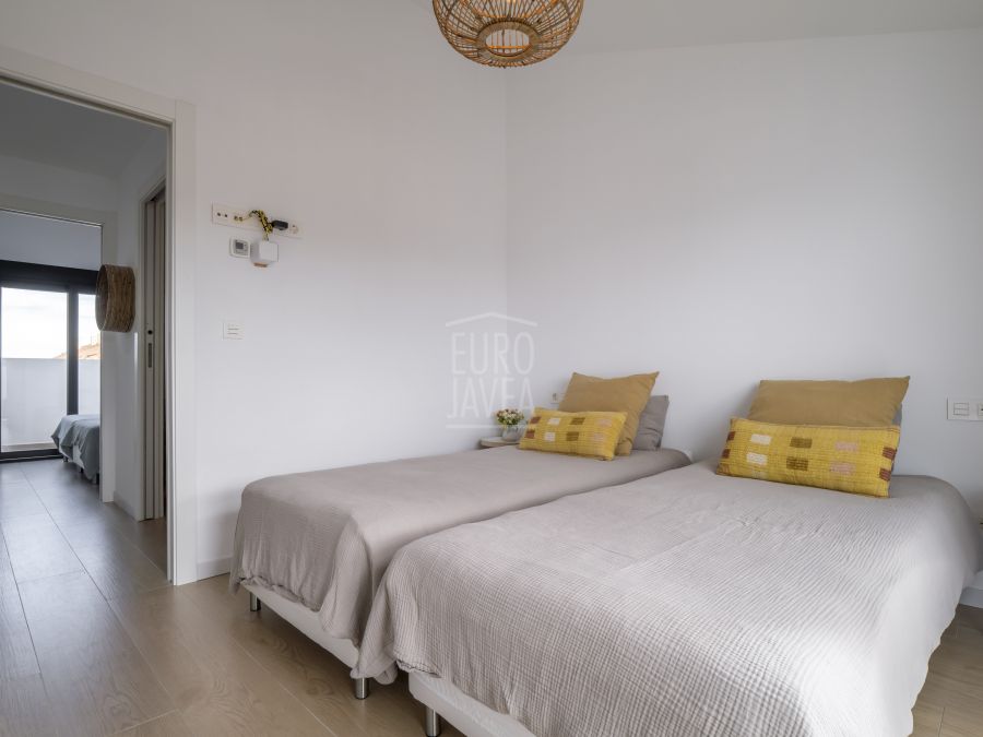 Moderno dúplex con dos terrazas soleadas y vistas panoramicas en la zona del Arenal.