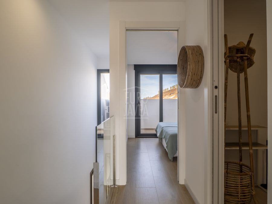 Moderno dúplex con dos terrazas soleadas y vistas panoramicas en la zona del Arenal.