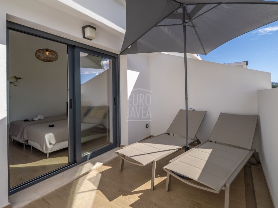 Moderno dúplex con dos terrazas soleadas y vistas panoramicas en la zona del Arenal.