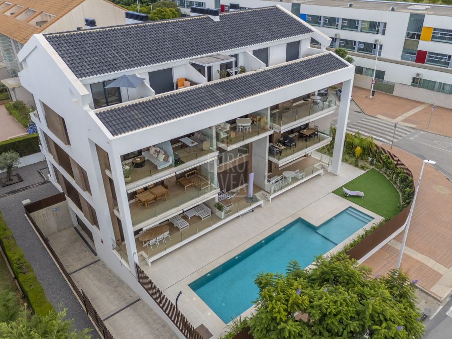 Moderno dúplex con dos terrazas soleadas y vistas panoramicas en la zona del Arenal.