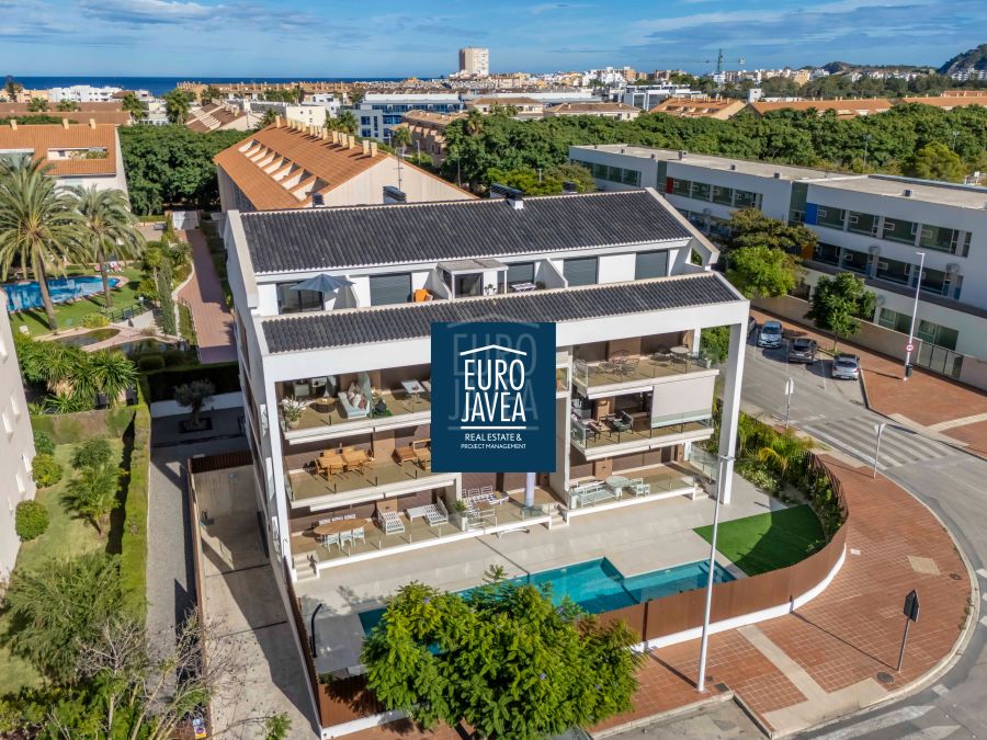 Moderno dúplex con dos terrazas soleadas y vistas panoramicas en la zona del Arenal.