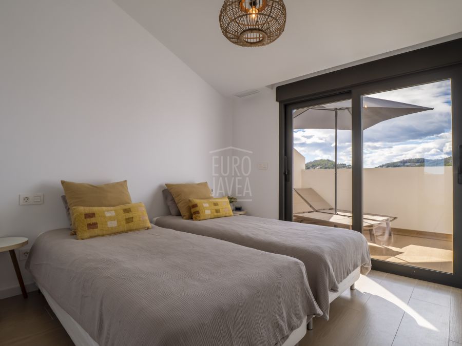 Moderno dúplex con dos terrazas soleadas y vistas panoramicas en la zona del Arenal.