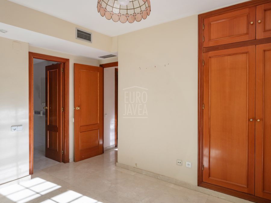 Exclusief te koop: appartement in het centrum van de haven van Jávea