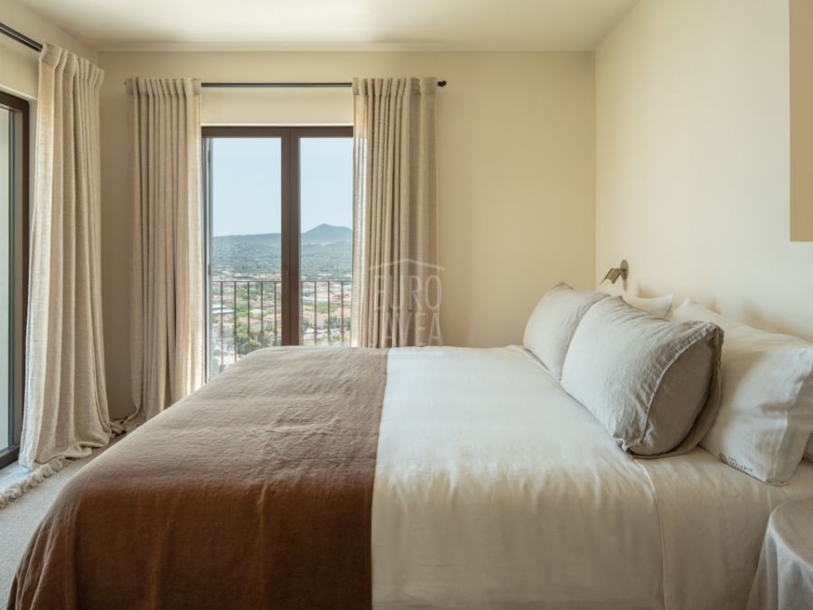 Luxury retreat, Casa Llicsó with panoramic sea view in La Corona
