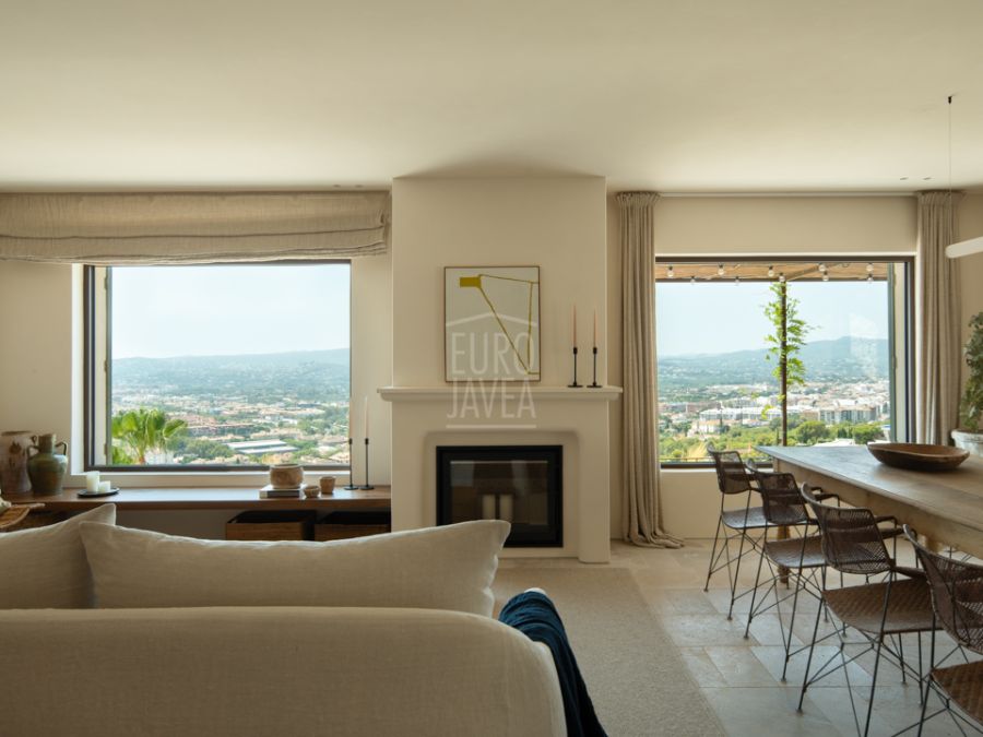 Luxury retreat, Casa Llicsó with panoramic sea view in La Corona