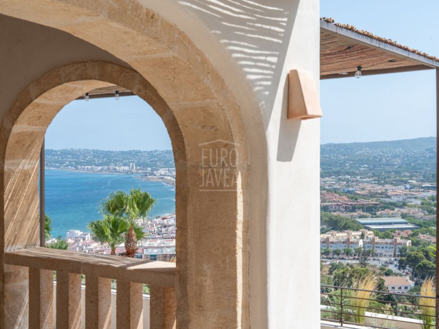 Luxury retreat, Casa Llicsó with panoramic sea view in La Corona