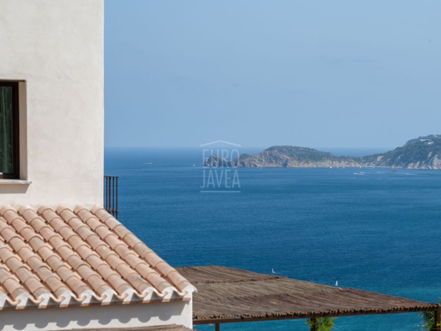 Luxury retreat, Casa Llicsó with panoramic sea view in La Corona