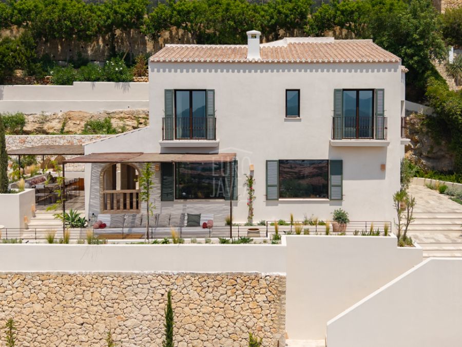 Luxury retreat, Casa Llicsó with panoramic sea view in La Corona