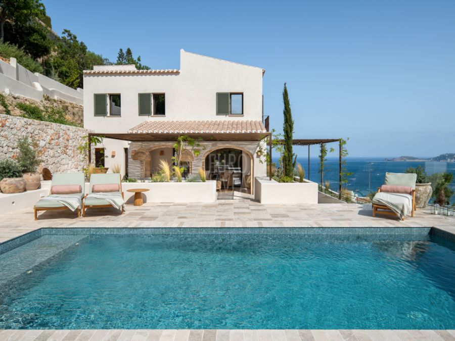 Luxe vakantiehuis Casa Llicsó met panoramisch uitzicht op zee in La Corona
