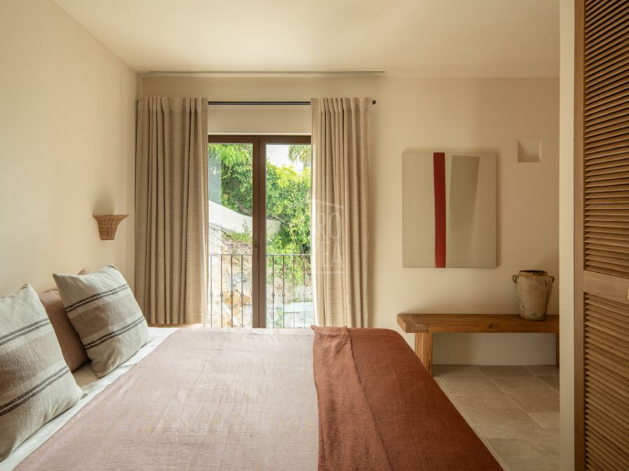 Luxury retreat, Casa Llicsó with panoramic sea view in La Corona