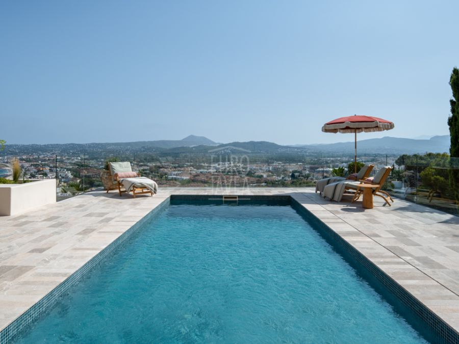 Luxury retreat, Casa Llicsó with panoramic sea view in La Corona
