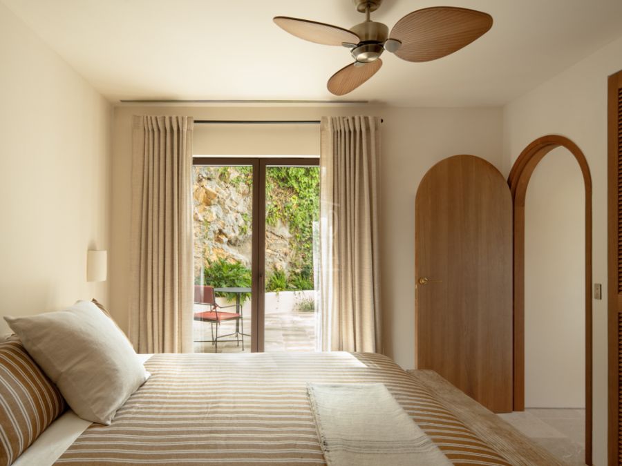 Luxury retreat, Casa Llicsó with panoramic sea view in La Corona