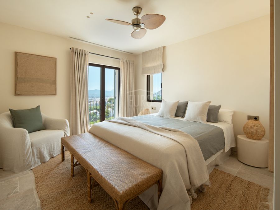 Luxury retreat, Casa Llicsó with panoramic sea view in La Corona