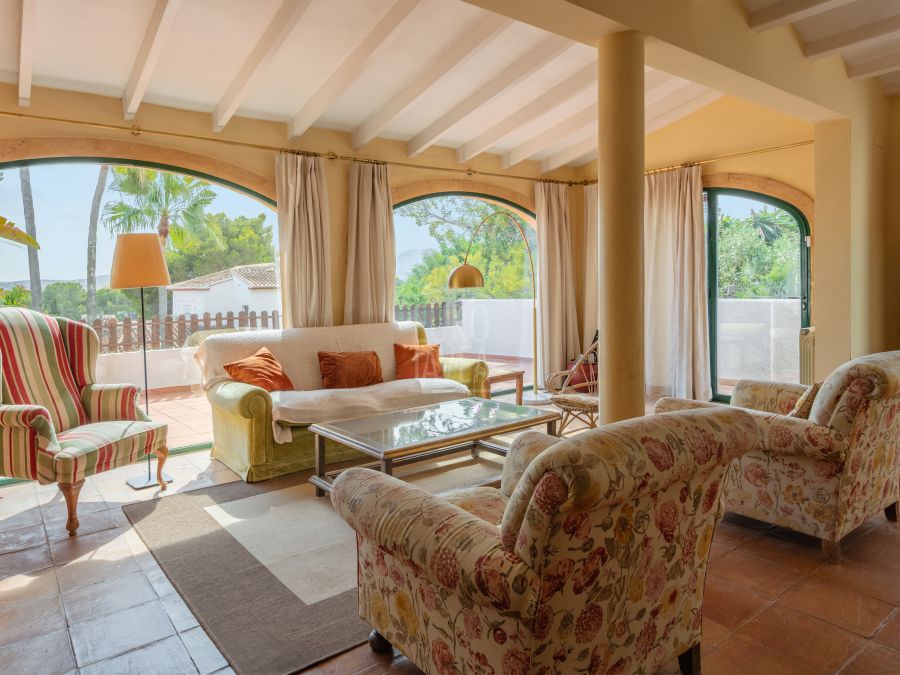 Villa Lucent for sale exclusively in the Montgó area of Jávea