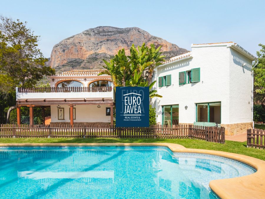 Villa Lucent for sale exclusively in the Montgó area of Jávea