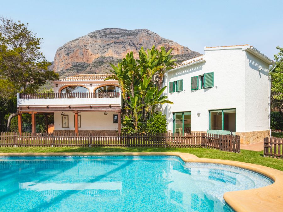 Villa Lucent for sale exclusively in the Montgó area of Jávea