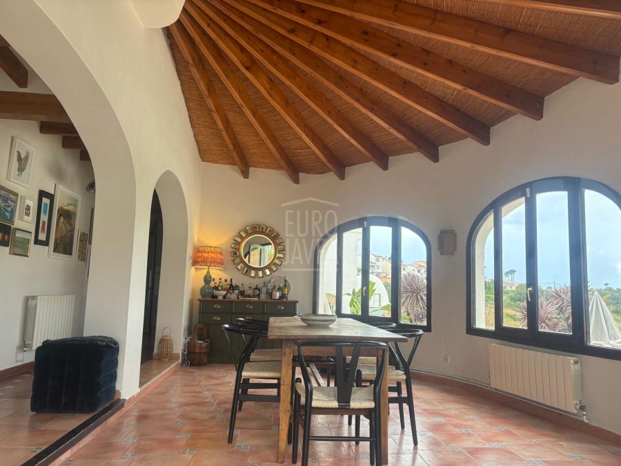 Charmant landhuis met zwembad en mediterrane tuin in Benitachell