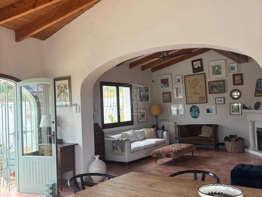 Charmant landhuis met zwembad en mediterrane tuin in Benitachell